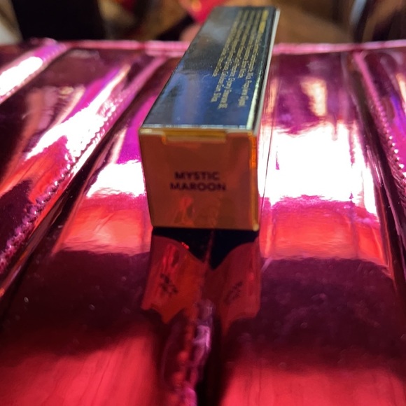 ISH Liquid Eyeshadow “Mystic Maroon” - Picture 2 of 3